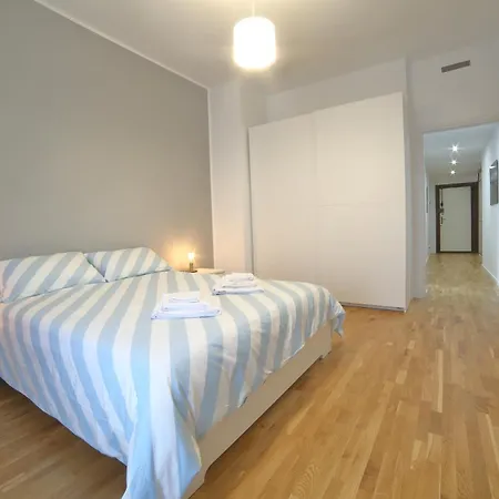 Elegant 7 Floor Of The Tower Free Wi-fi Apartment *
