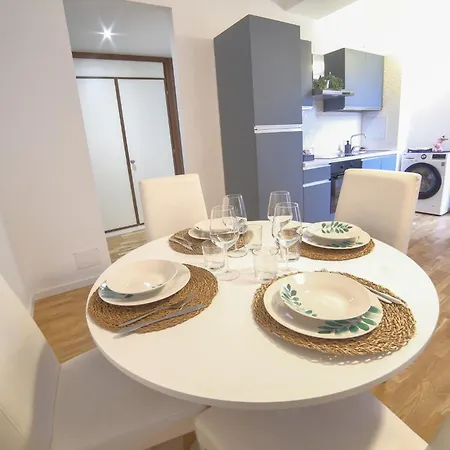 Elegant 7 Floor Of The Tower Free Wi-fi Apartment